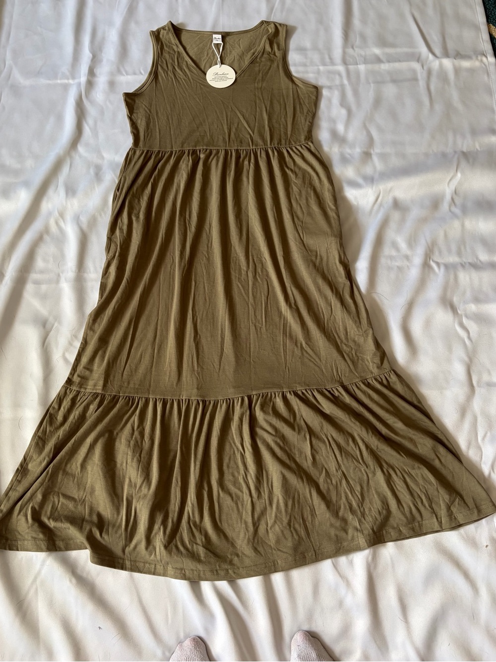 Sleeveless Tiered Olive Maxi Dress Med
